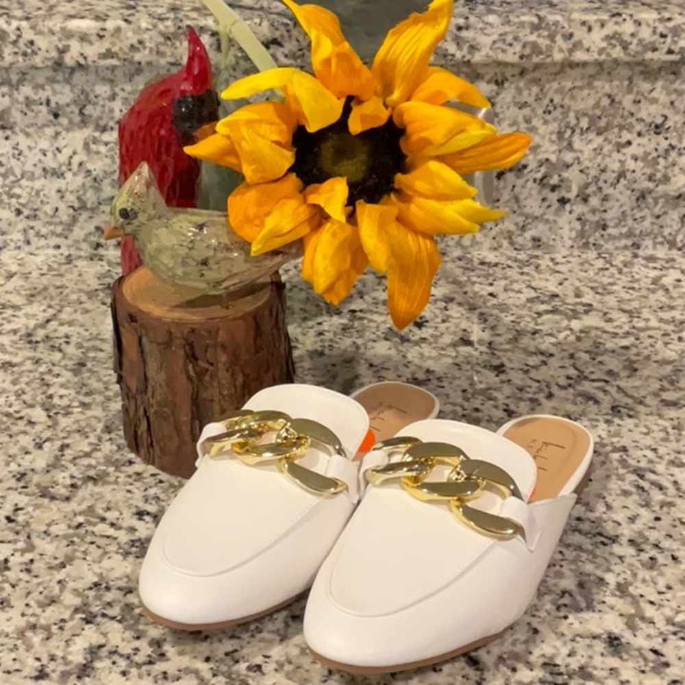 NWOT - Nicole Miller Mules